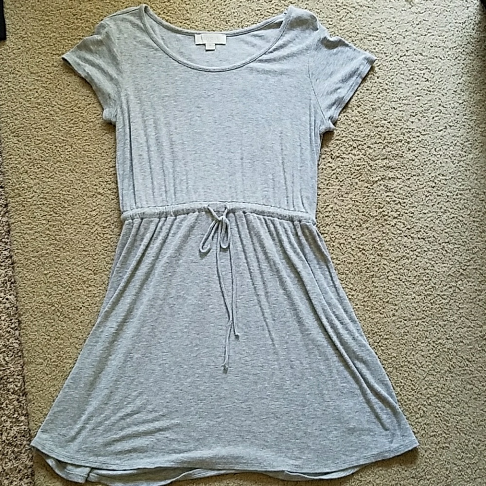 Stretchy spring dress - Picture 1 of 8